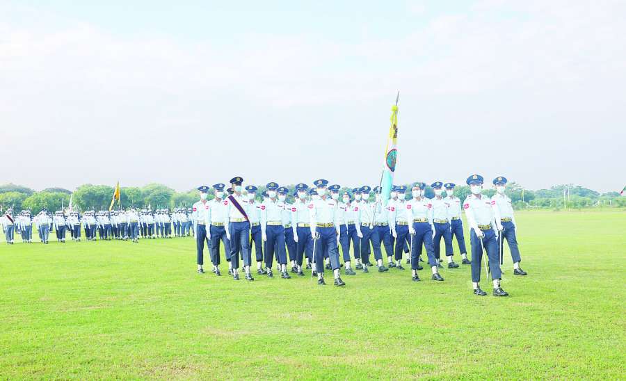 မိုးမြင့်တောင်ပံ . . . တိမ်ယံထိုးဖွင့် . . . တံခွန်လွှင့်ပြီ