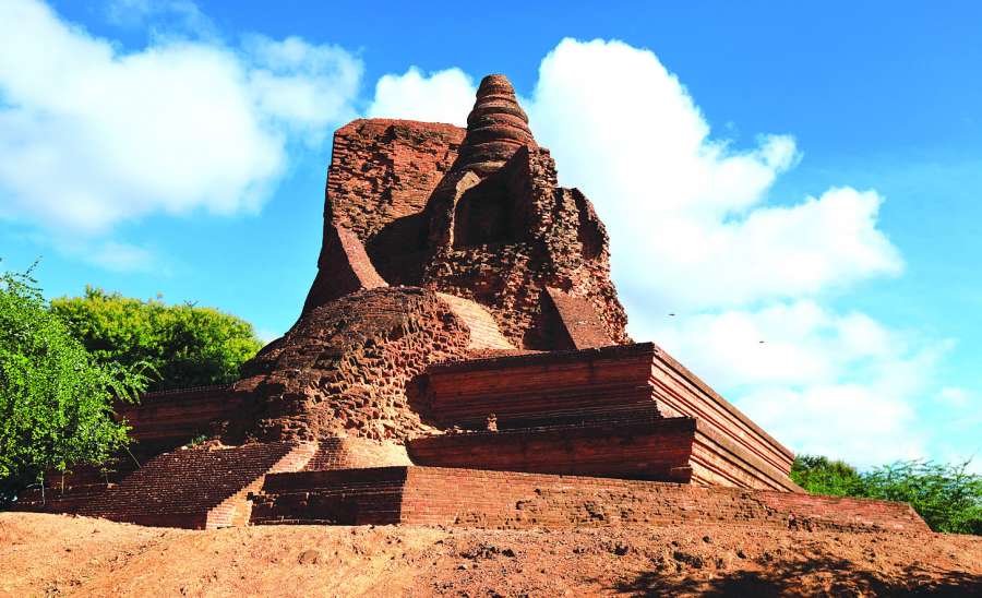 ပုဂံဒေသရှိ နှစ်ထပ်လွှမ်းစေတီနှင့် ဂူဘုရားများ