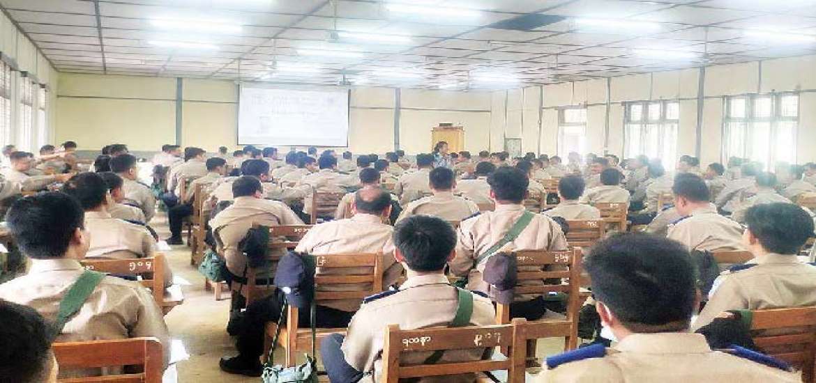 နိုင်ငံ့ဝန်ထမ်းတက္ကသိုလ် (အထက်မြန်မာပြည်)သို့ သင်တန်းတစ်ခေါက်အတွေ့အကြုံ