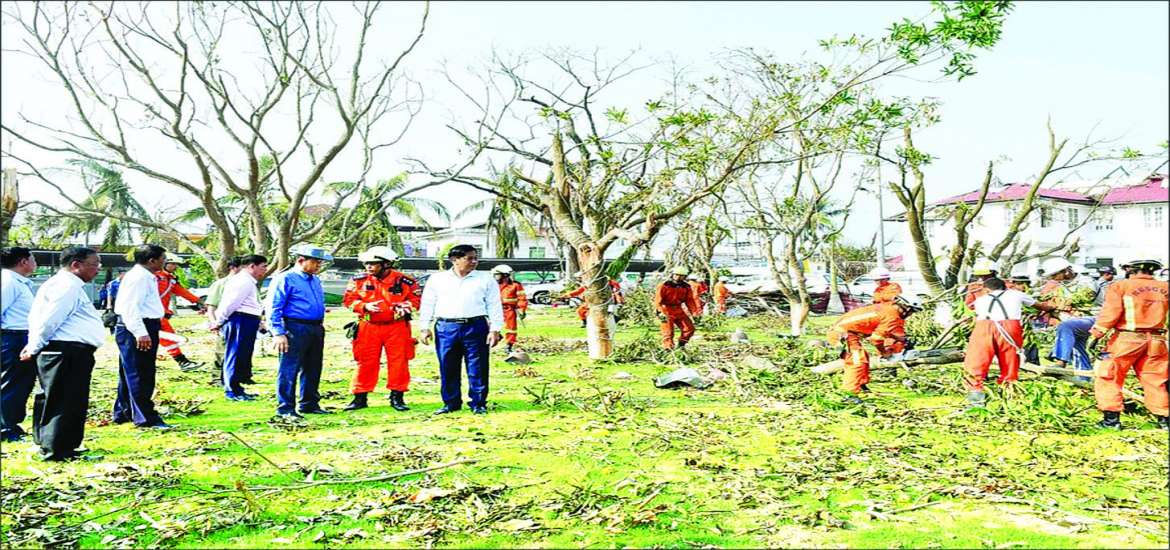 သမုဒ္ဒဂီရိမြို့၊ မိုခါမုန်တိုင်းနှင့် ပြိုင်တူတွန်းလျှင် ရွေ့နိုင်ပါသည် ( ၁ )