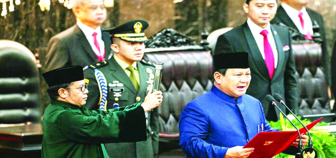 ဒီမိုကရေစီမှ နန်းစဉ်နိုင်ငံရေးသို့ အင်ဒိုနီးရှားအစိုးရအသစ်နှင့် ရှေ့အလားအလာ